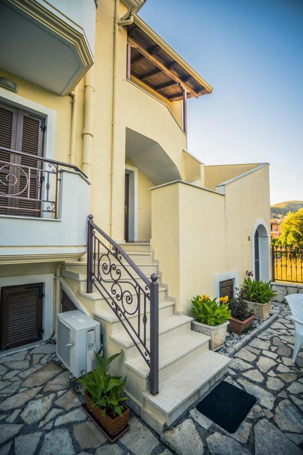 VILLA KAROLINA Tsogkas Szívota Kültér fotó